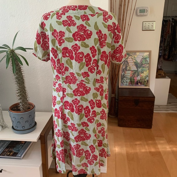 Linen dress with cherry colored flower print; swingy; v-neck; short sleeves - Picture 9 of 15